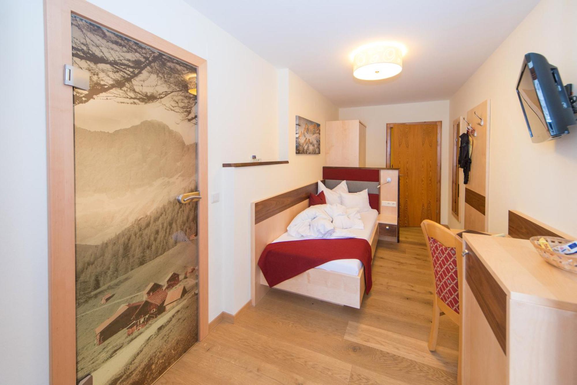 Hotel Roesslhof Ramsau am Dachstein Quarto foto